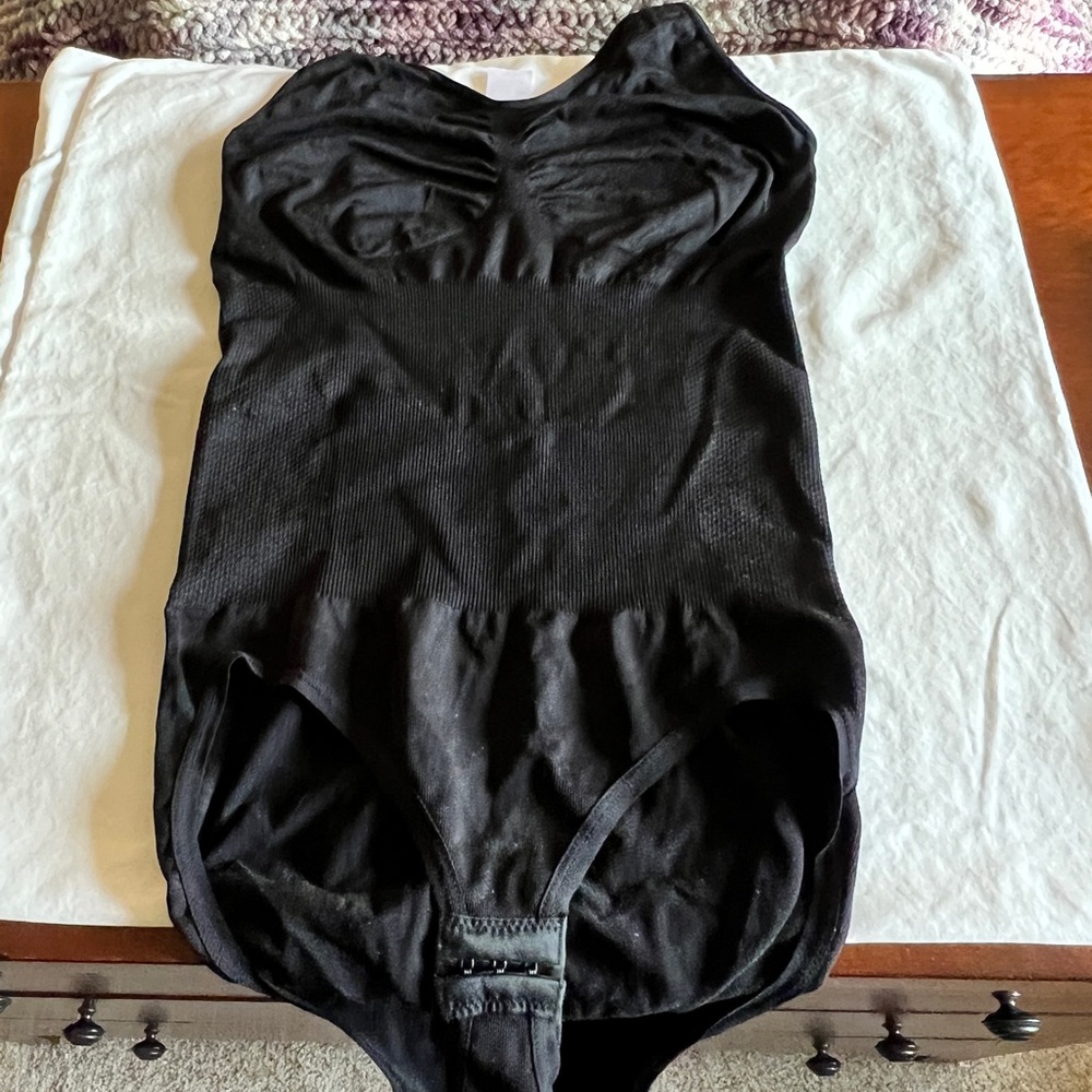 Luxmery bodysuit Size M/L Black